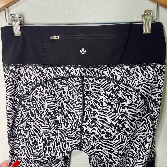 Lululemon Pace Pusher High Rise Crop Leggings Black Animal Print Reflective 8 - Picture 6 of 12